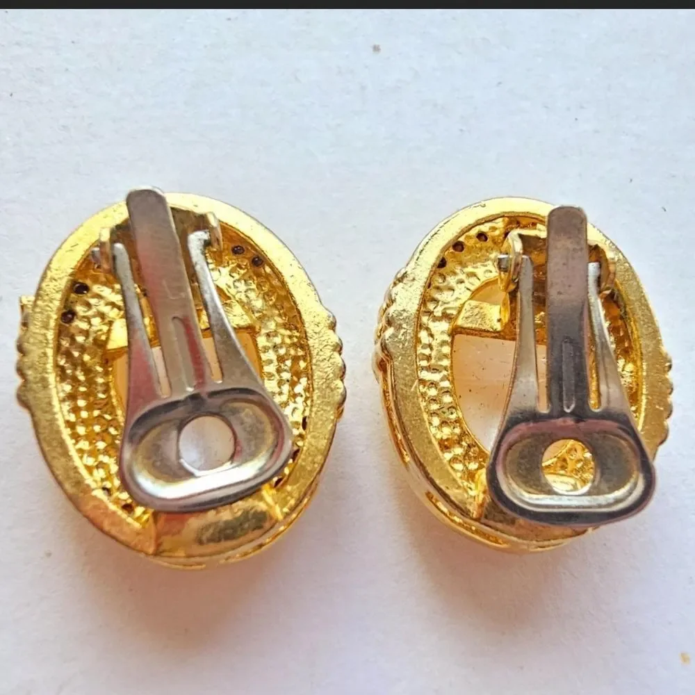 Vintage Gold Tone Faux Pearl Clip Earrings Rhinestone Accent 80s 90s Wedding